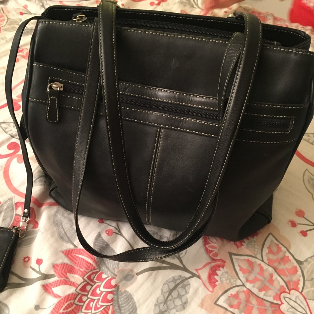 Wilson's Leather black bag purse